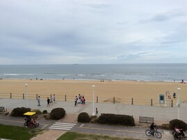 Vista para praia/oceano