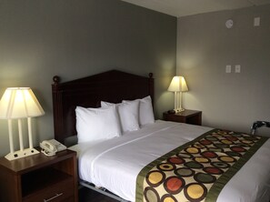 Iron/ironing board, free WiFi, bed sheets - Oceans 24 (Virginia Beach)