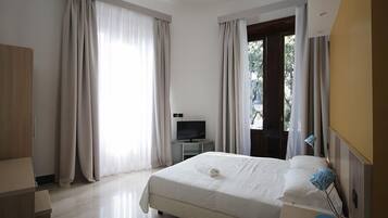 Premium bedding, in-room safe, desk, free WiFi