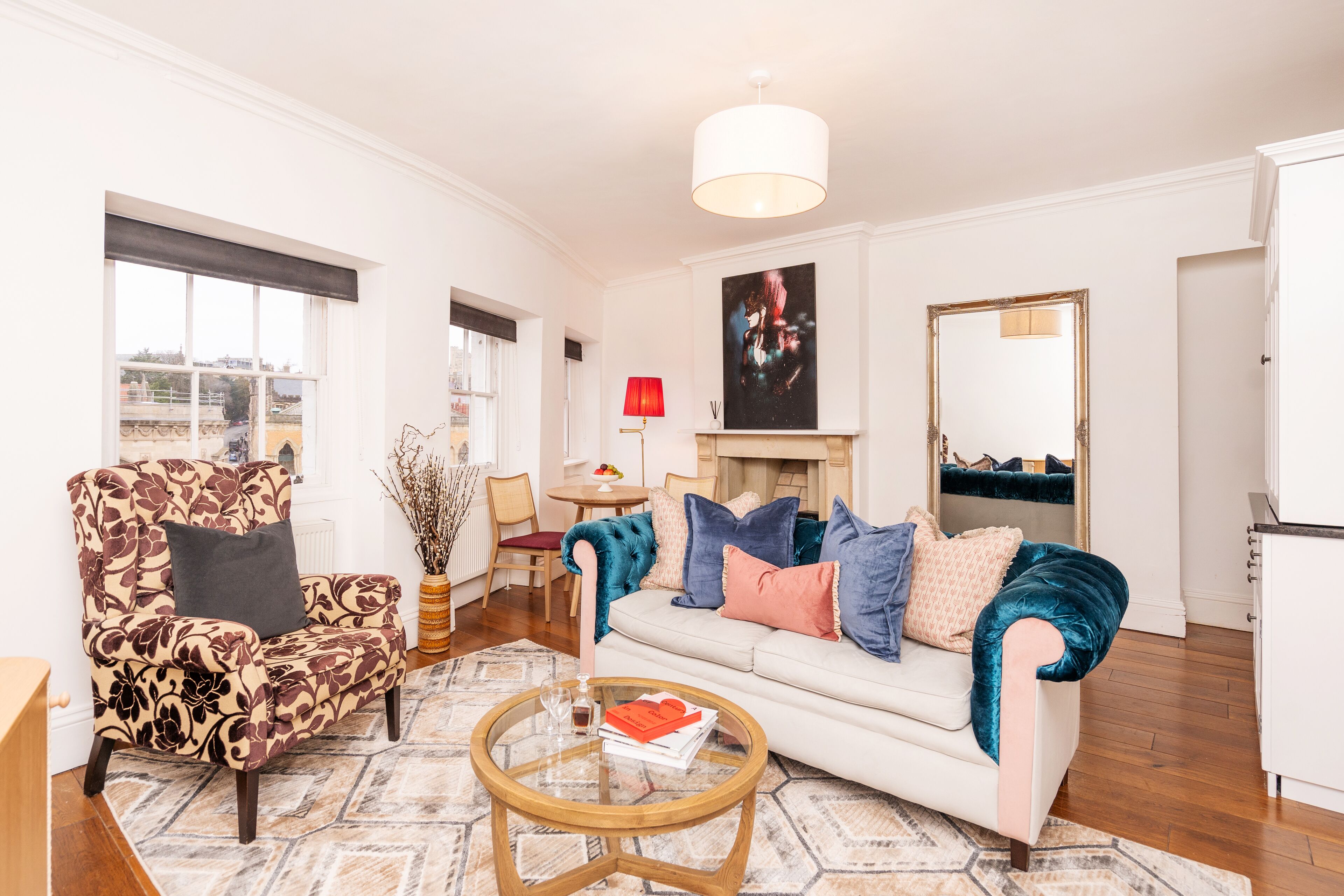 deluxe suite, 1 bedroom | living area | flat-screen tv