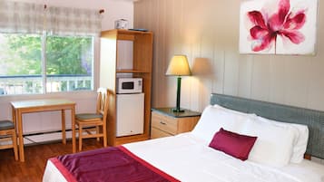 Blackout drapes, iron/ironing board, free WiFi, bed sheets