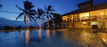 Catamaran Beach Hotel