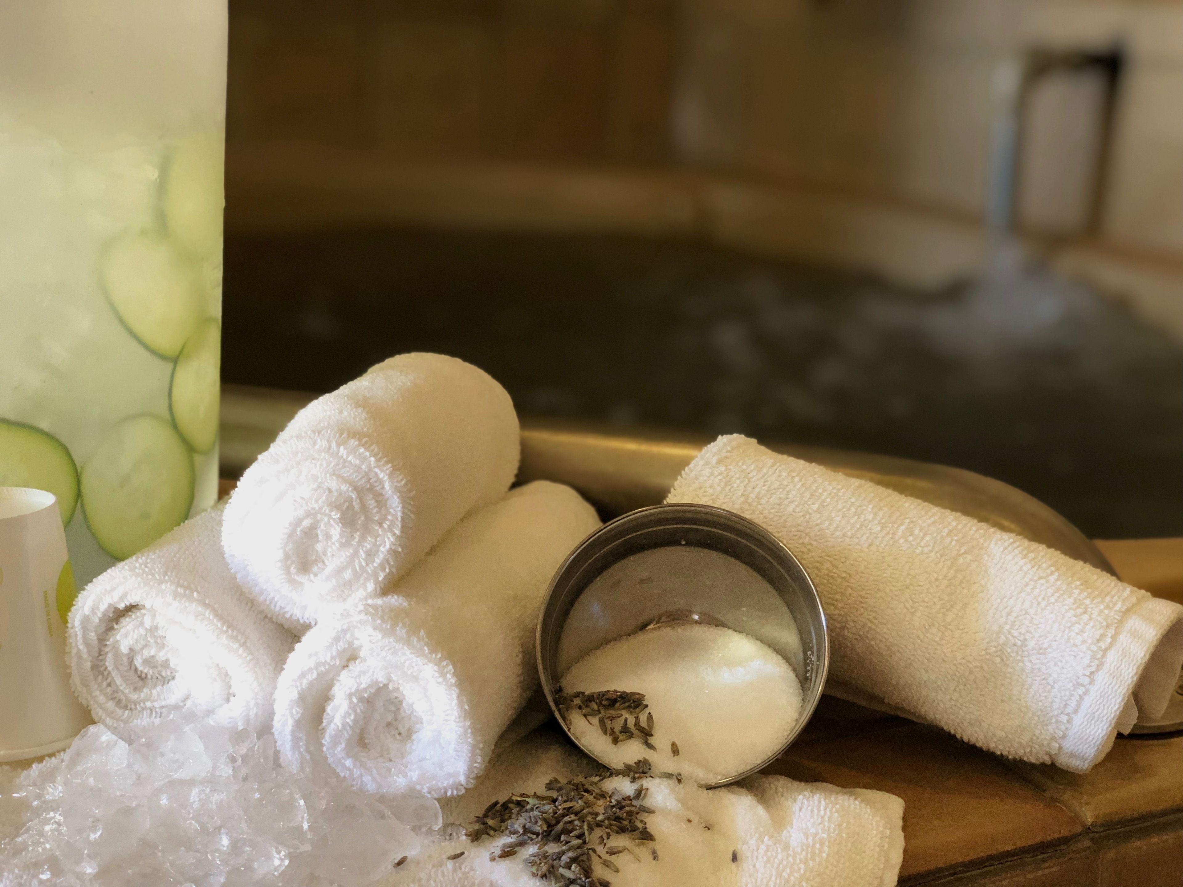 couples treatment room(s), hot tub, hot springs/mineral springs