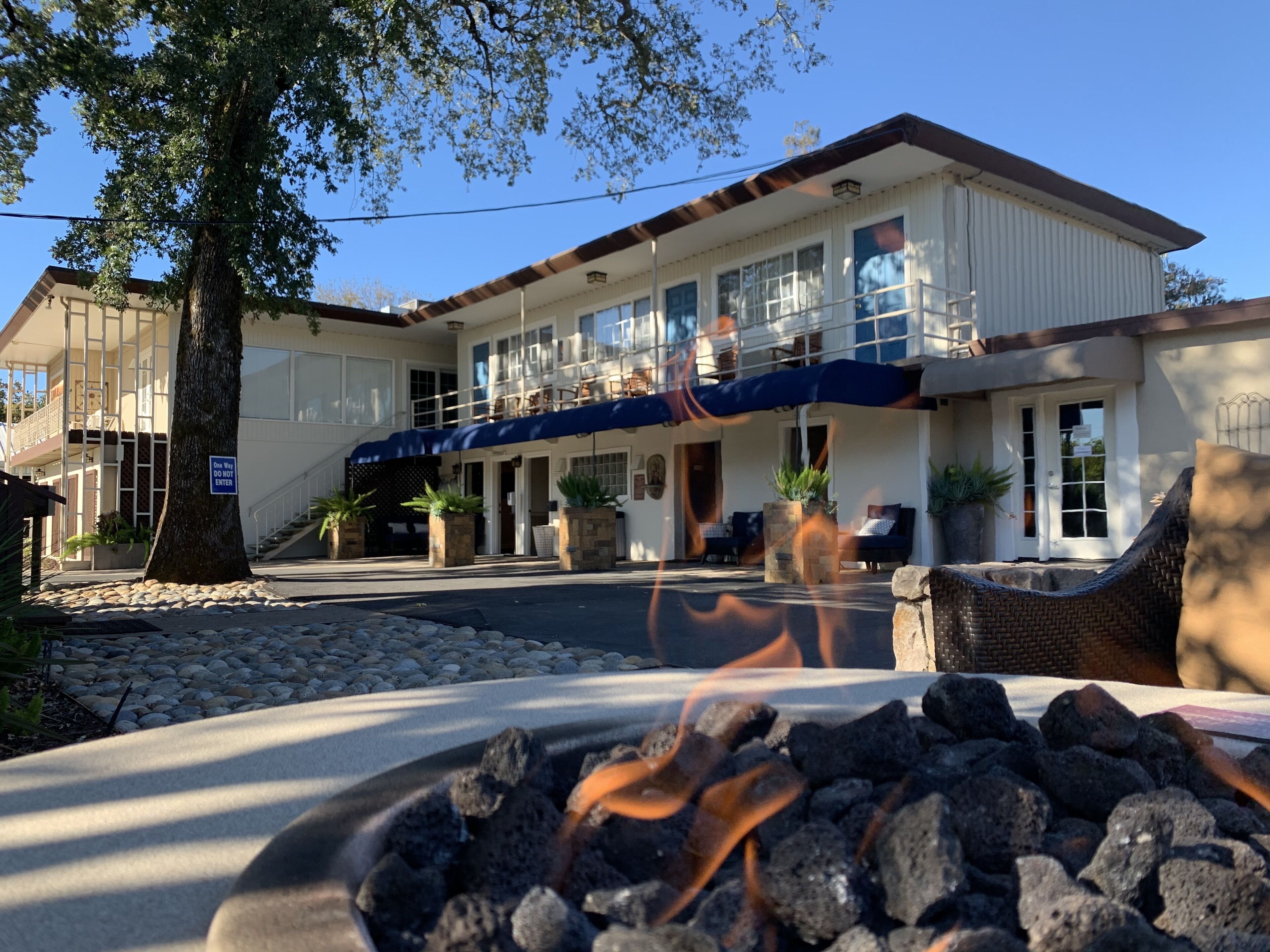 ด้านหน้าที่พัก