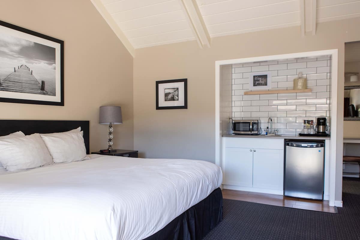 1 bedroom, desk, laptop workspace, free WiFi