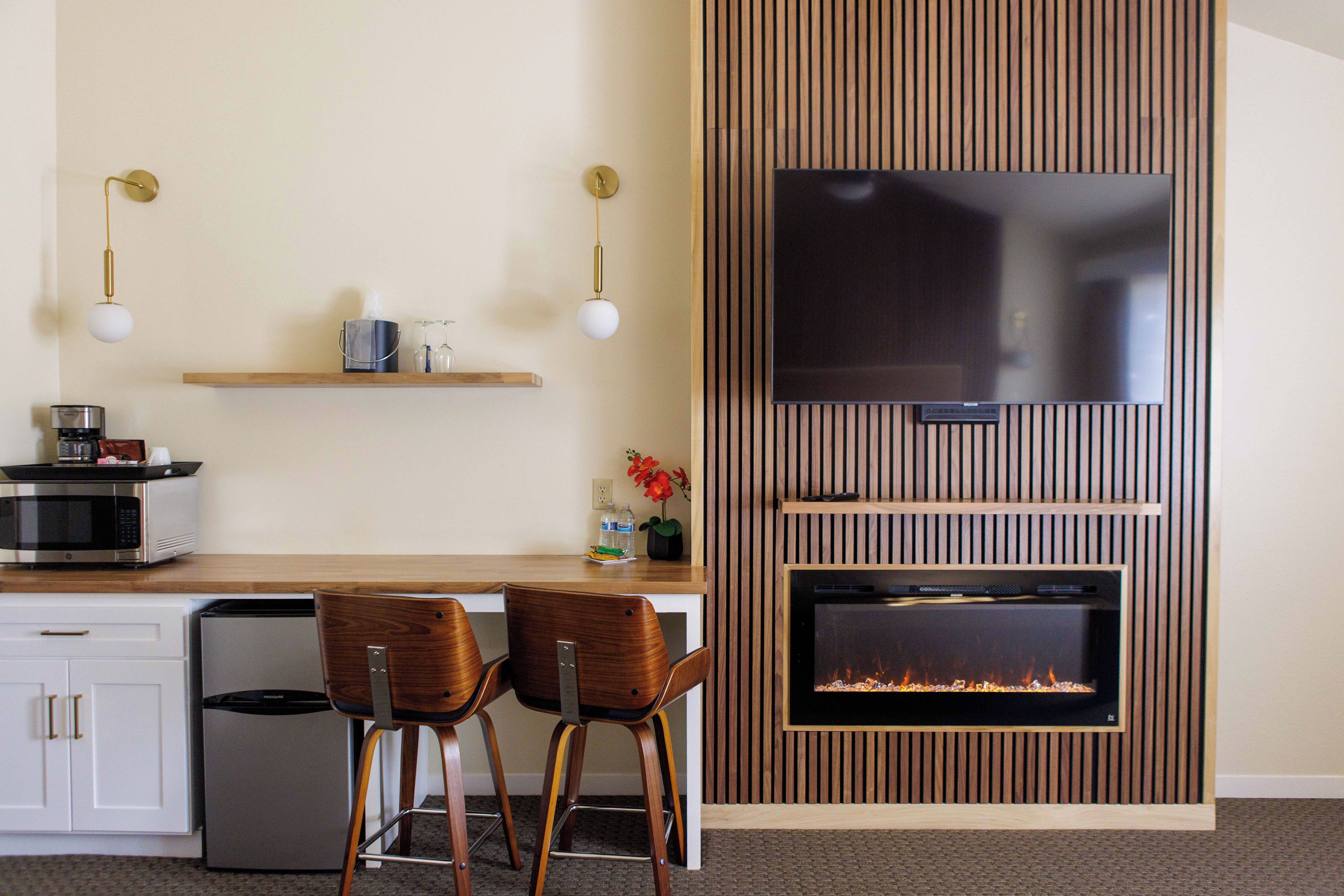 ห้องดีลักซ์ | โต๊ะทำงาน, พื้นที่ทำงานแบบใช้แล็ปท็อป, Wi-Fi ฟรี, ผ้าปูที่นอน