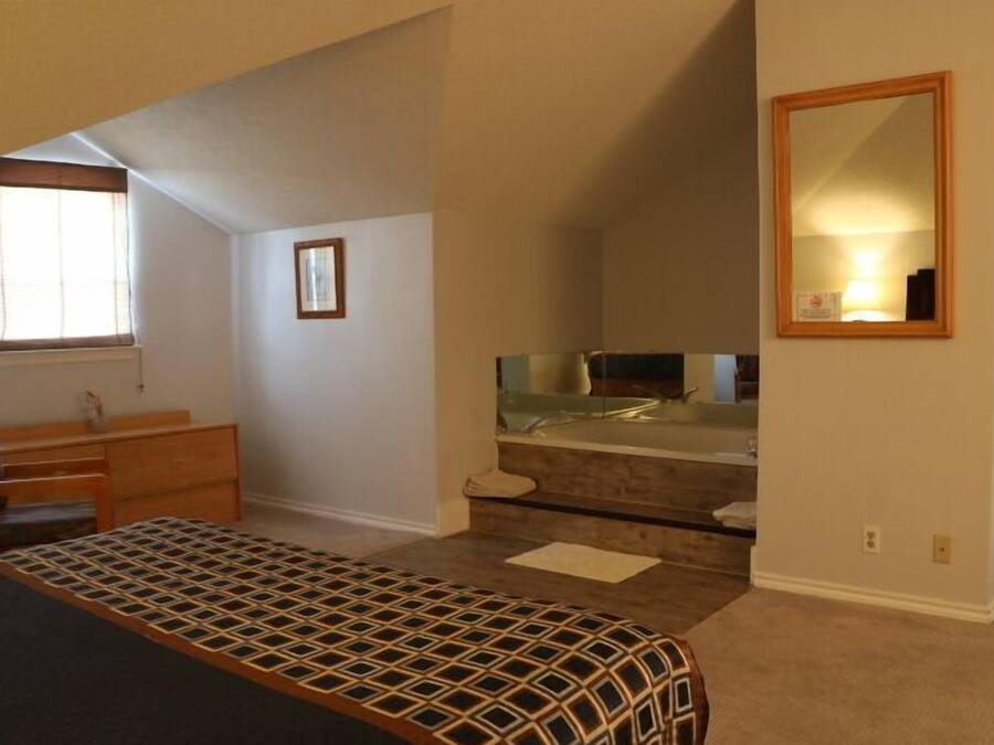 Family Suite, 2 Bedrooms, Kitchen Upstairs Only (Room number 119) | Free WiFi, bed sheets