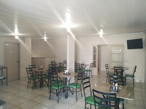 Frühstück, Mittagessen und Abendessen