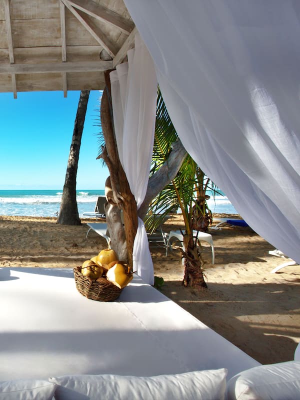 On the beach, white sand, free beach cabanas, sun loungers
