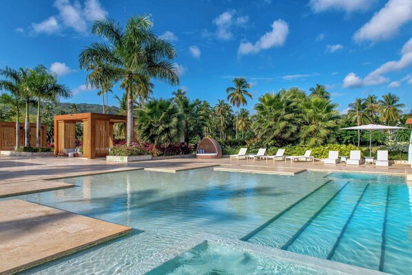 Außenpool, geöffnet von 08:00 Uhr bis 20:00 Uhr, Cabañas (kostenlos)