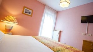 Cribs (surcharge), bed sheets - Hotel Alaska (Livigno)