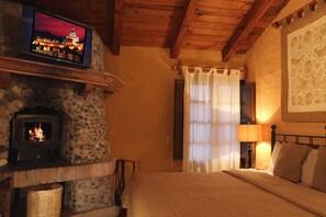 Double Room, Fireplace | Bathroom shower