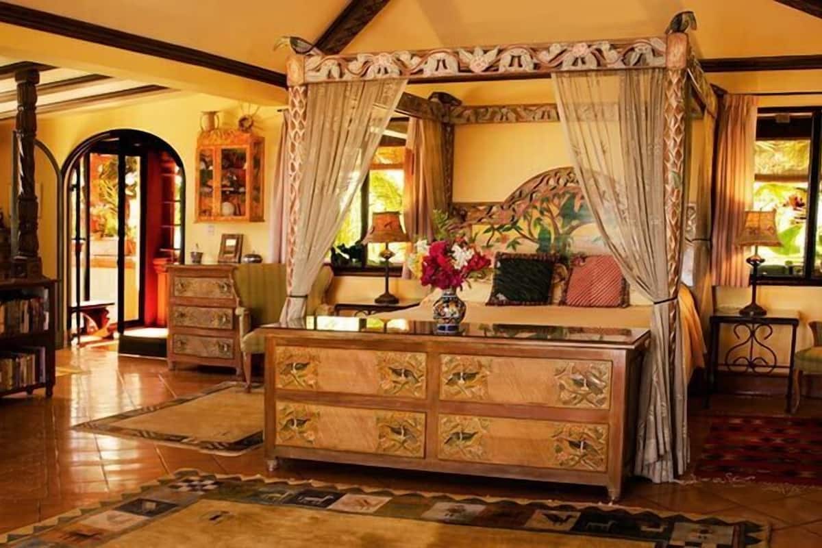 Ropa de cama de alta calidad y minibar