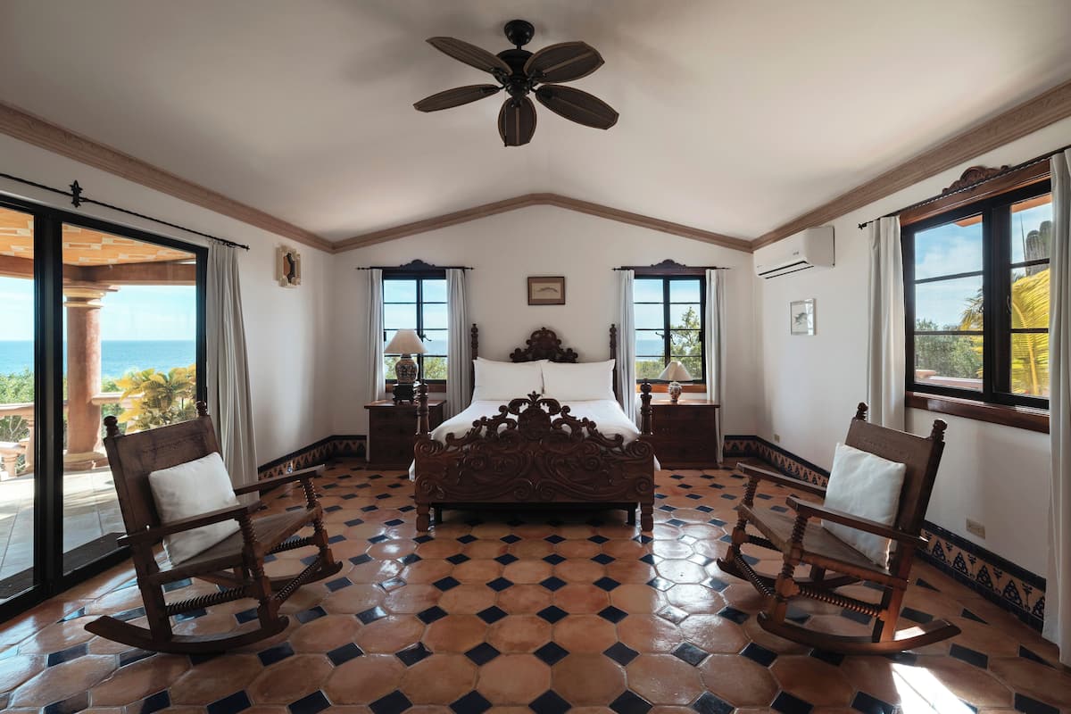 Casa Brisa | 埃及棉床單、高級寢具、記憶棉床墊、迷你吧