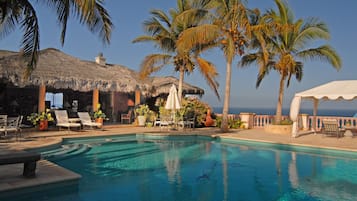 Outdoor pool, sun loungers
