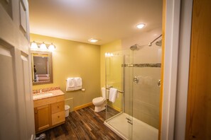 Fireplace Suite -Not Dog/Pet Friendly | Bathroom - Alpine Inn & Suites (Nelson)