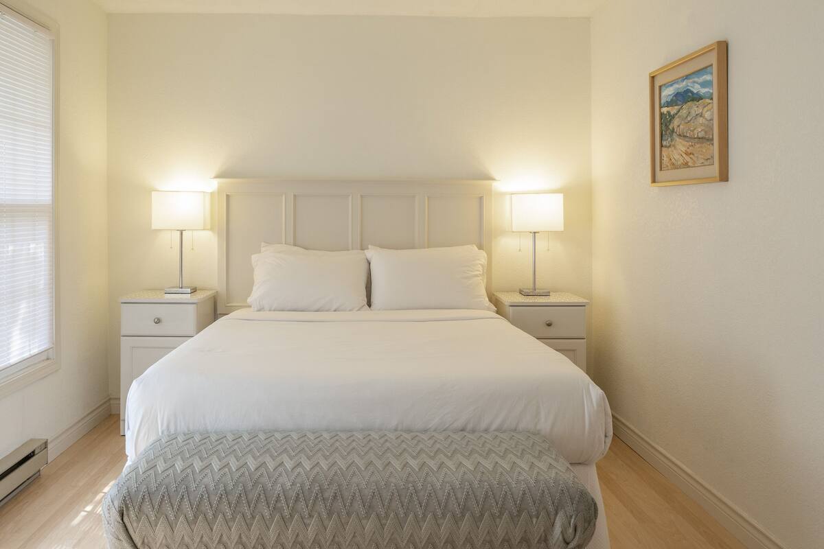 Suite monolocale | Biancheria da letto di alta qualità, copriletto in piuma