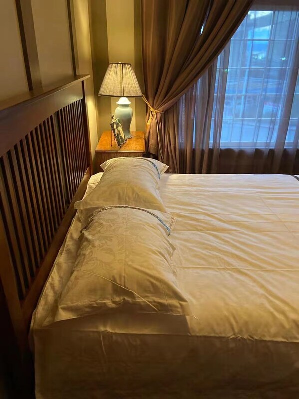 1 habitación, tabla de planchar con plancha, wifi gratis y ropa de cama 
