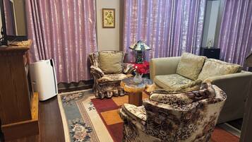 Executive-Suite, Meerblick | 1 Schlafzimmer, Bügeleisen/Bügelbrett, kostenloses WLAN, Bettwäsche