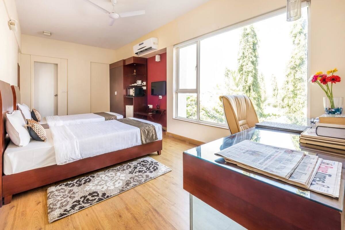 Deluxe Room | Premium bedding, minibar, in-room safe, desk