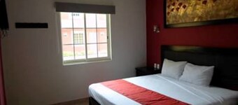 Hotel Montroi City