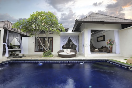 Blue Marlin Legian Villa