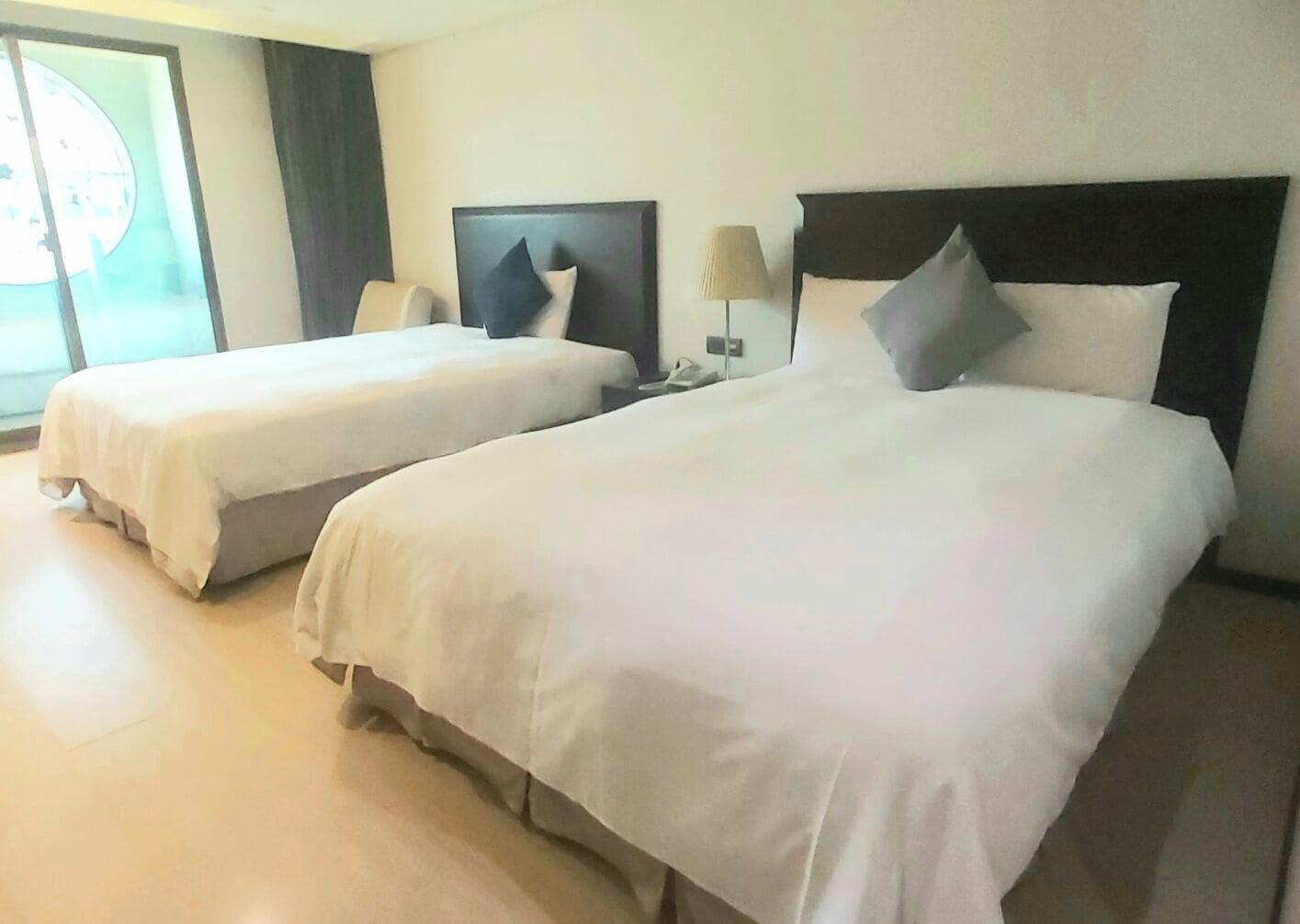 Premium-sengetøj, minibar, pengeskab på værelset, skrivebord