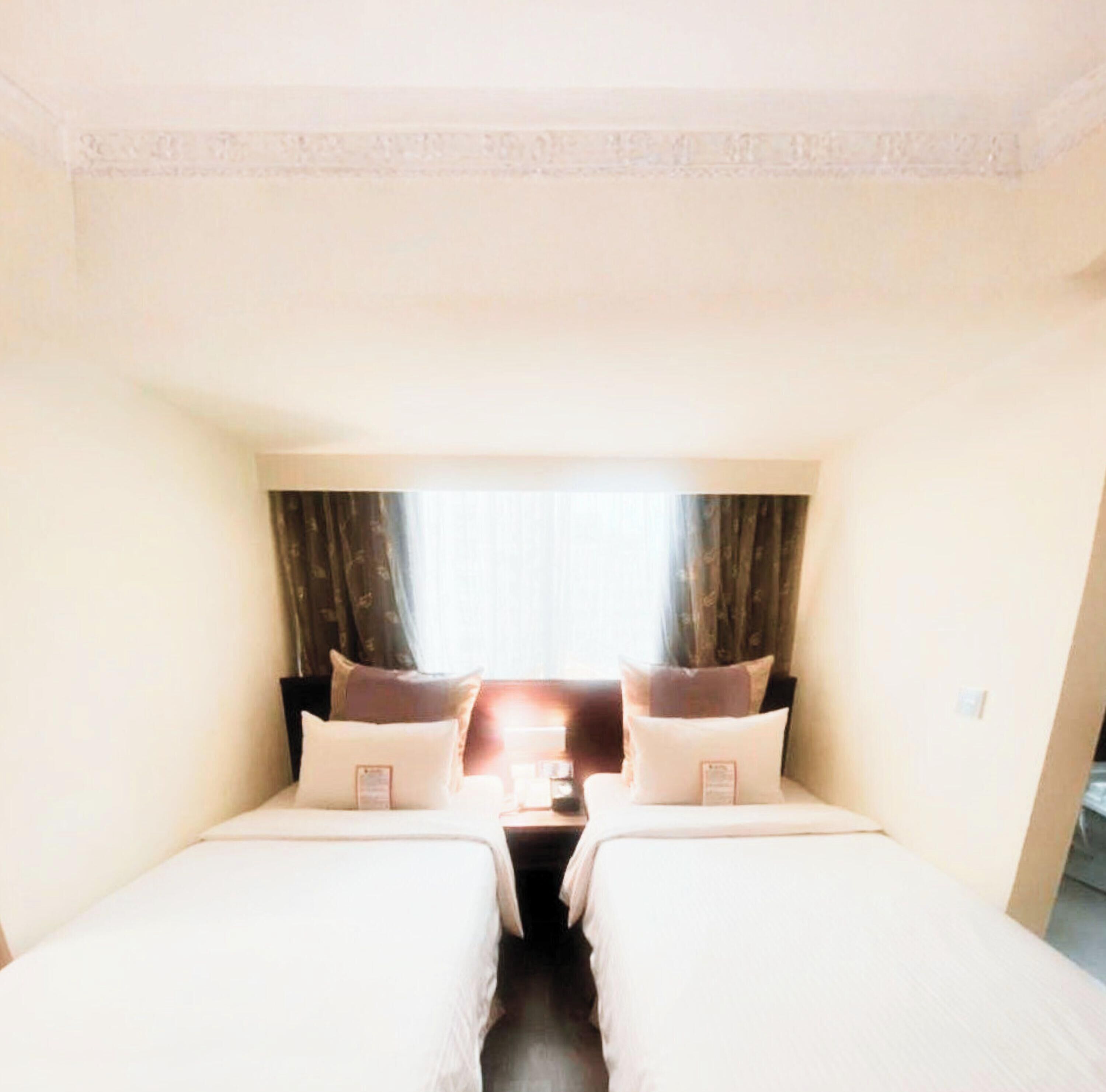 Business Twin Room, 2 Twin Beds | Minibar, in-room safe, desk, blackout drapes