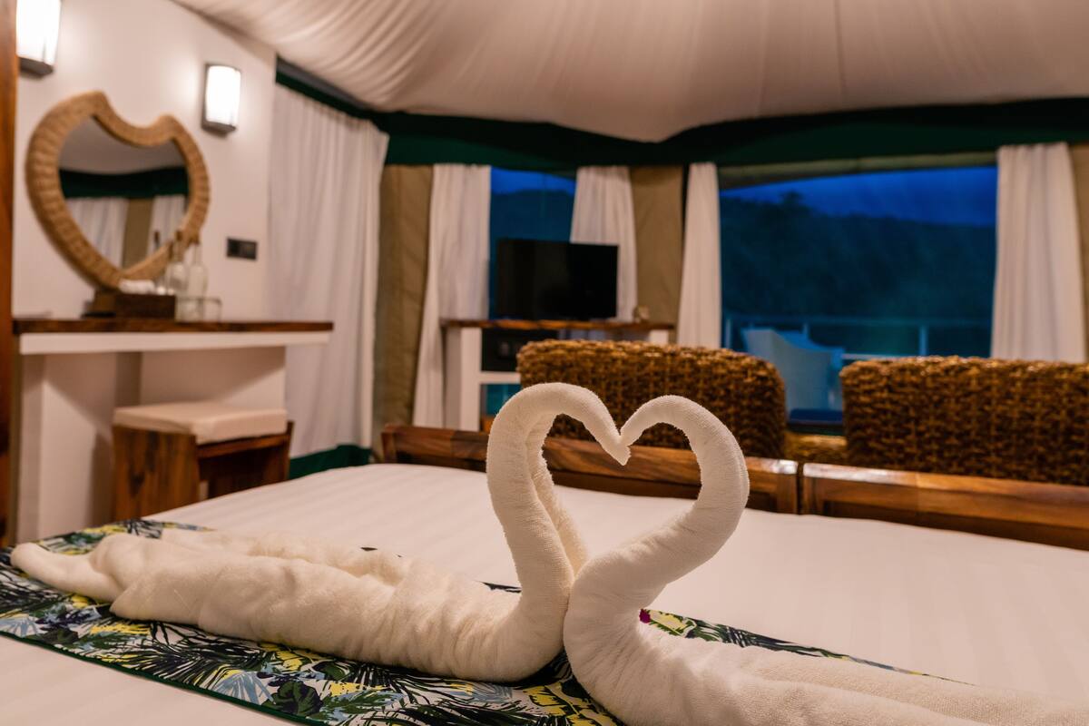 luxury tent - floating | 1 bedroom, premium bedding, minibar, in-room safe