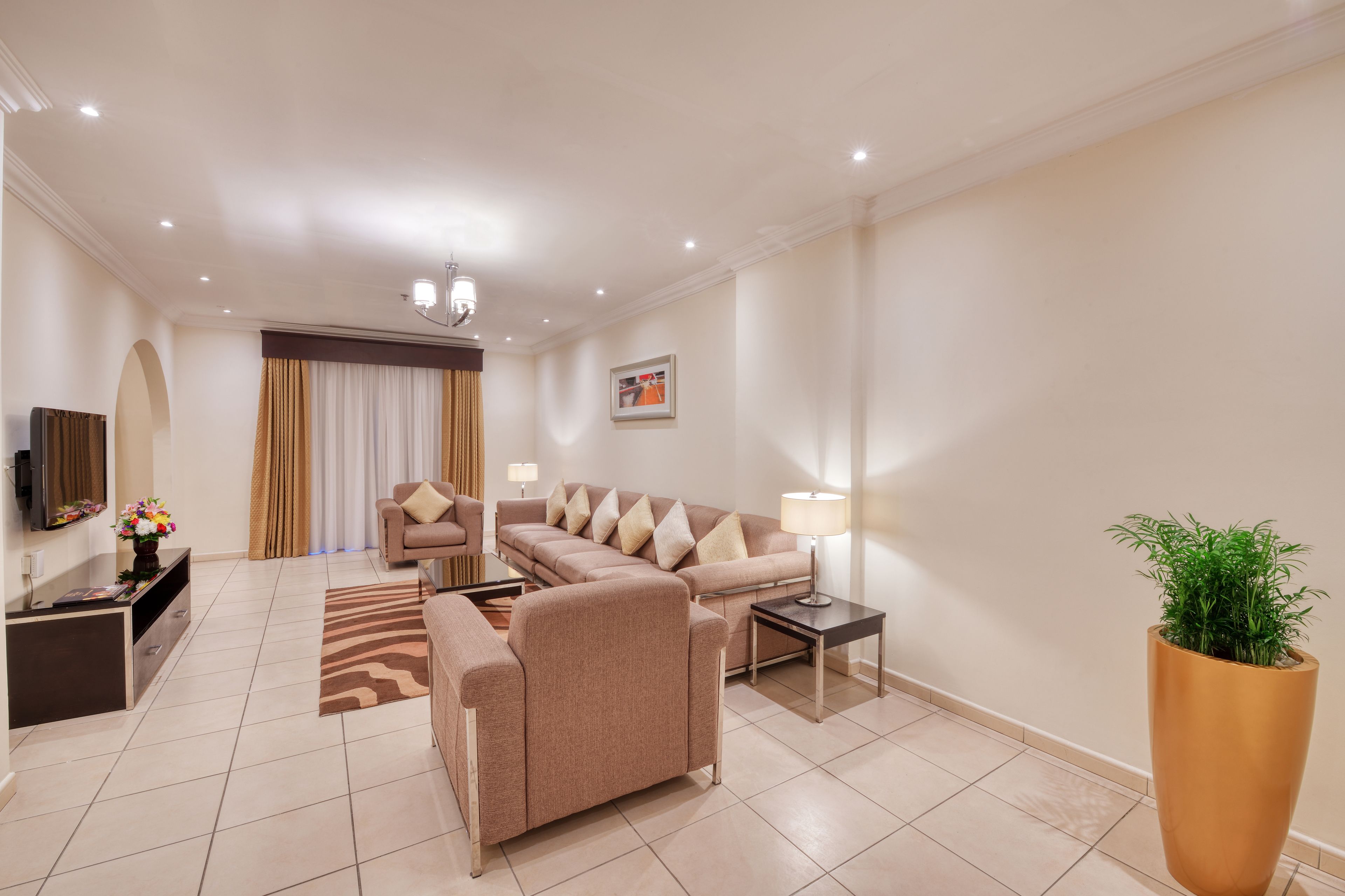 2 bedrooms, premium bedding, in-room safe, desk