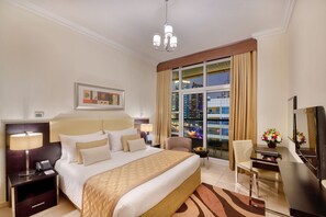 Premier One Bedroom Apartment with Free Beach Transfer 15% F&B Discount | Premium bedding, in-room safe, desk, laptop workspace - Pearl Marina Hotel Apartments (Dubai)