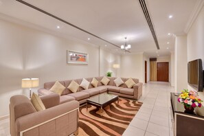 Premium bedding, in-room safe, desk, laptop workspace