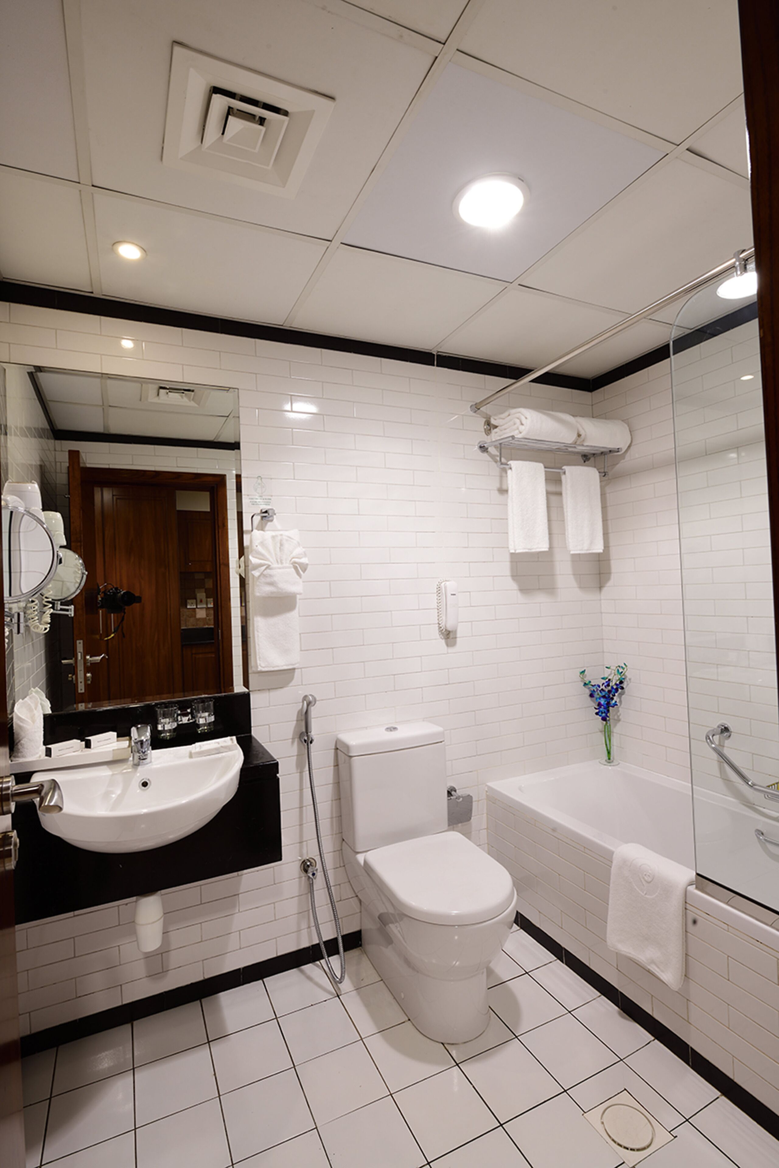 deluxe studio with free beach transfer and 15% f&b discount | bathroom | bathtub, free toiletries, hair dryer, bathrobes