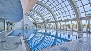 Piscine couverte, piscine extérieure
