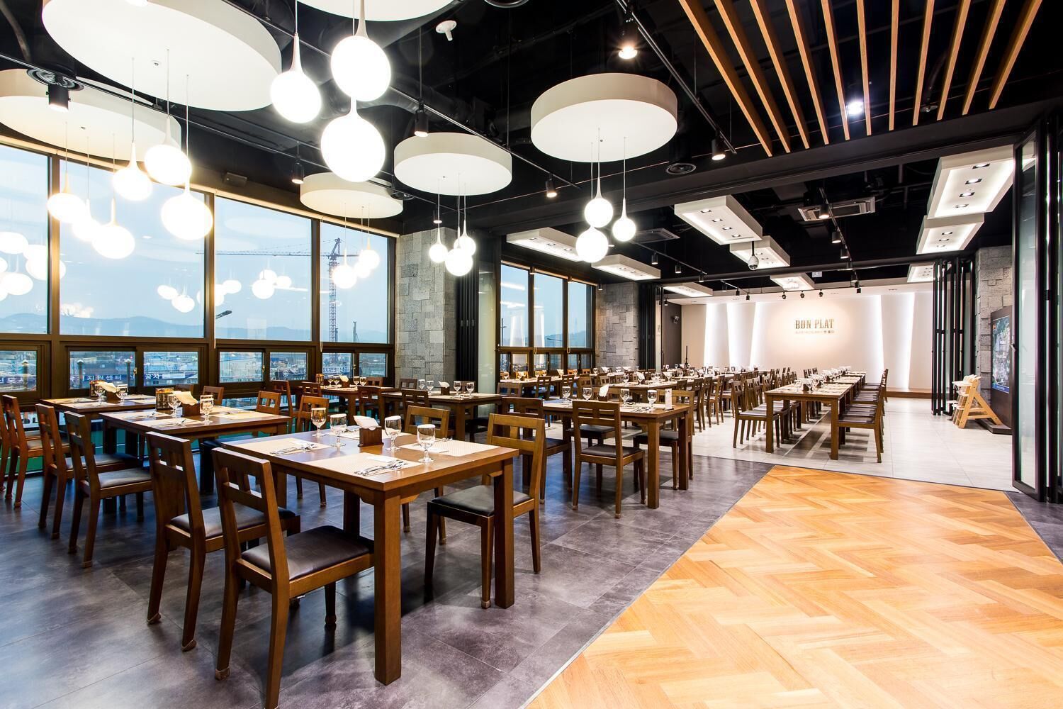 2 restaurants, breakfast, lunch, dinner served; Japanese cuisine