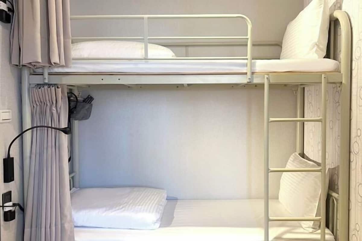 1 bedroom, down duvets, blackout curtains, free WiFi