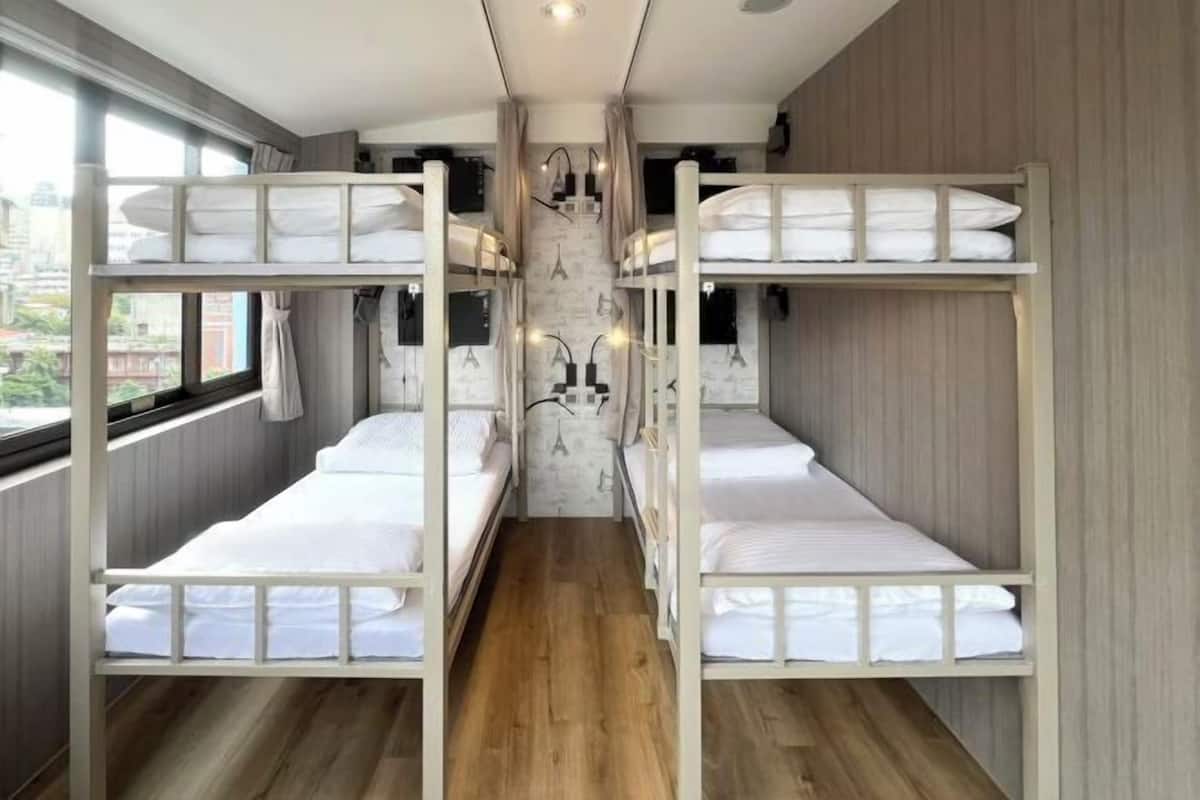 1 bedroom, down duvets, blackout curtains, free WiFi