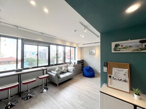 Down duvets, blackout curtains, free WiFi, bed sheets - Le Room Hotel Kangding (Taipei)