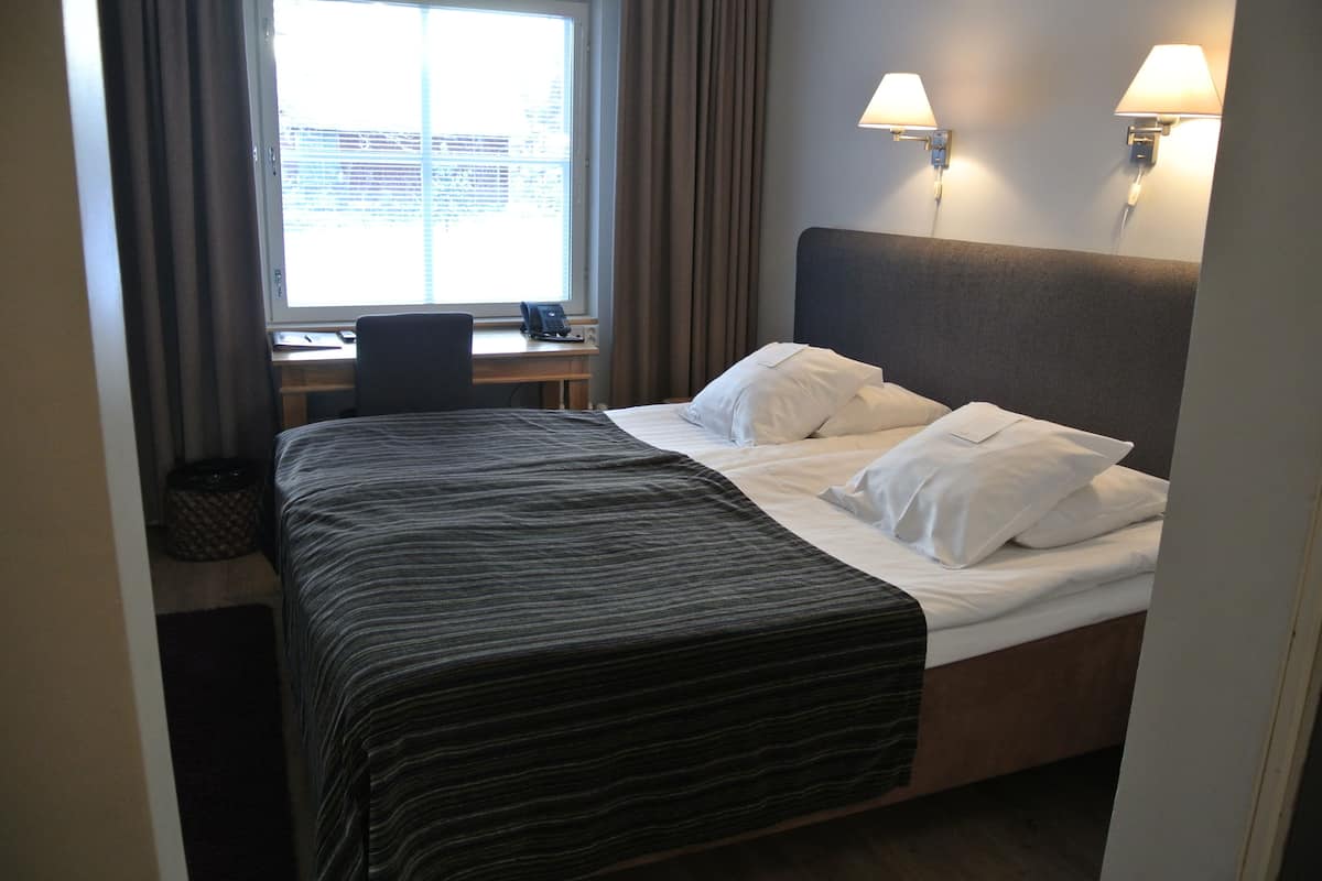 comfort twin room | premium bedding, desk, iron/ironing board, free wifi