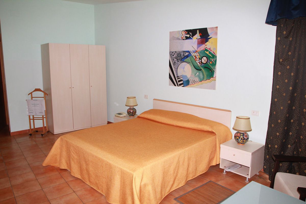 Classic Double Room, Sea View | Living area | Flat-screen TV