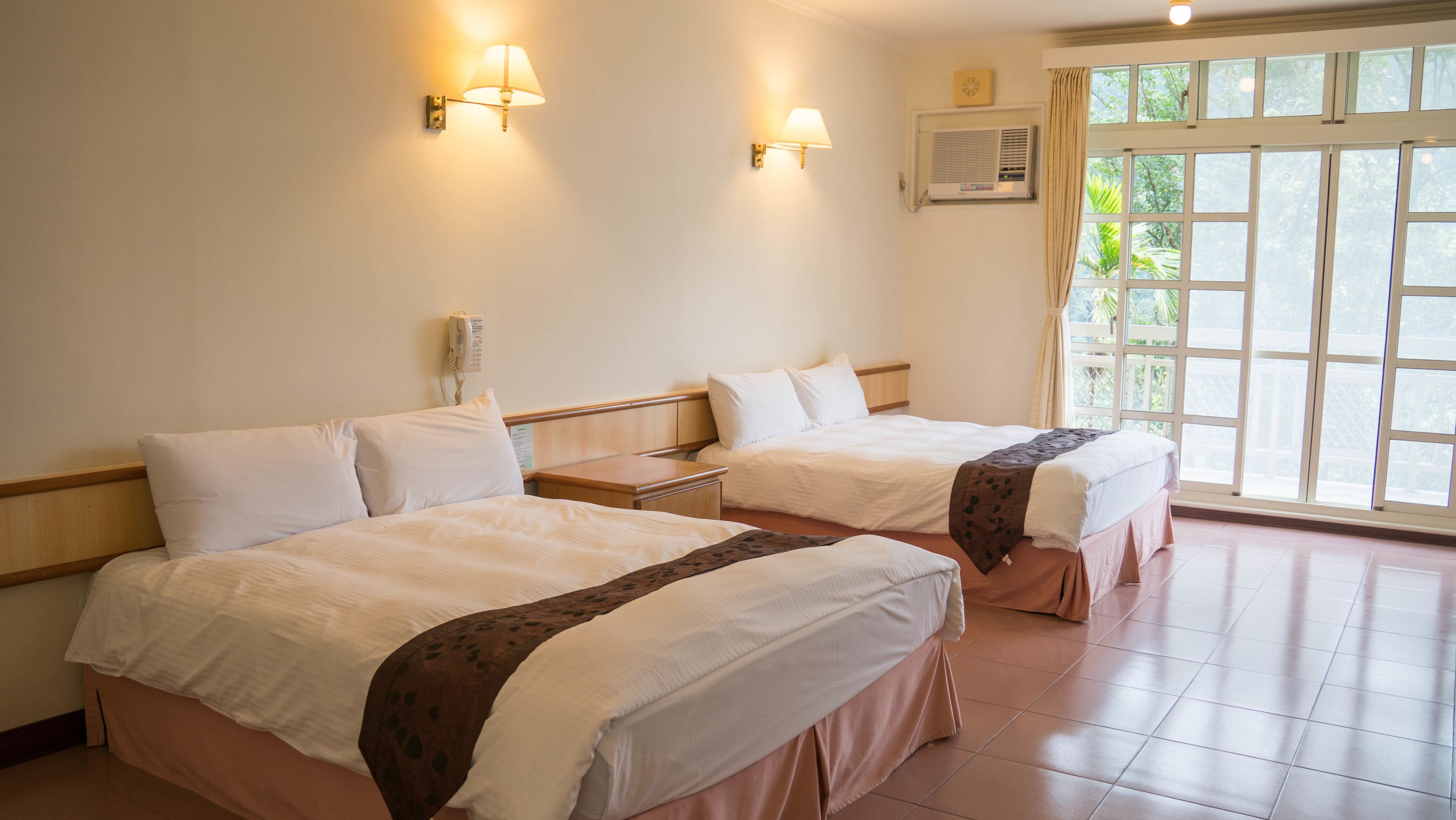 1 bedroom, down duvets, in-room safe, blackout curtains