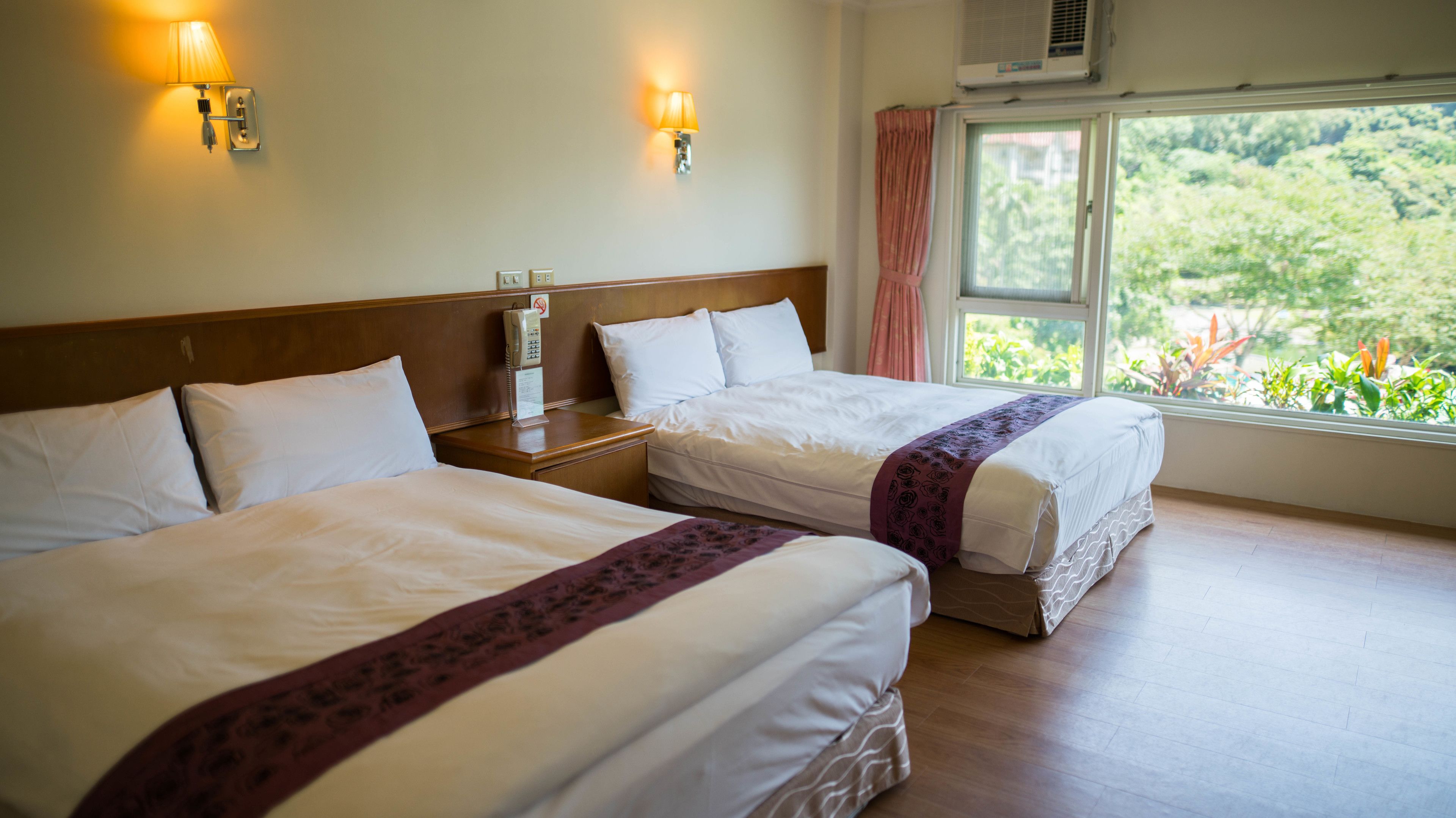 1 bedroom, down duvets, in-room safe, blackout curtains