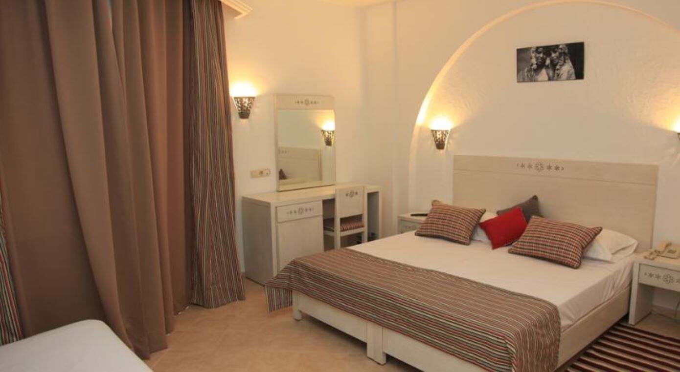 In-room safe, rollaway beds