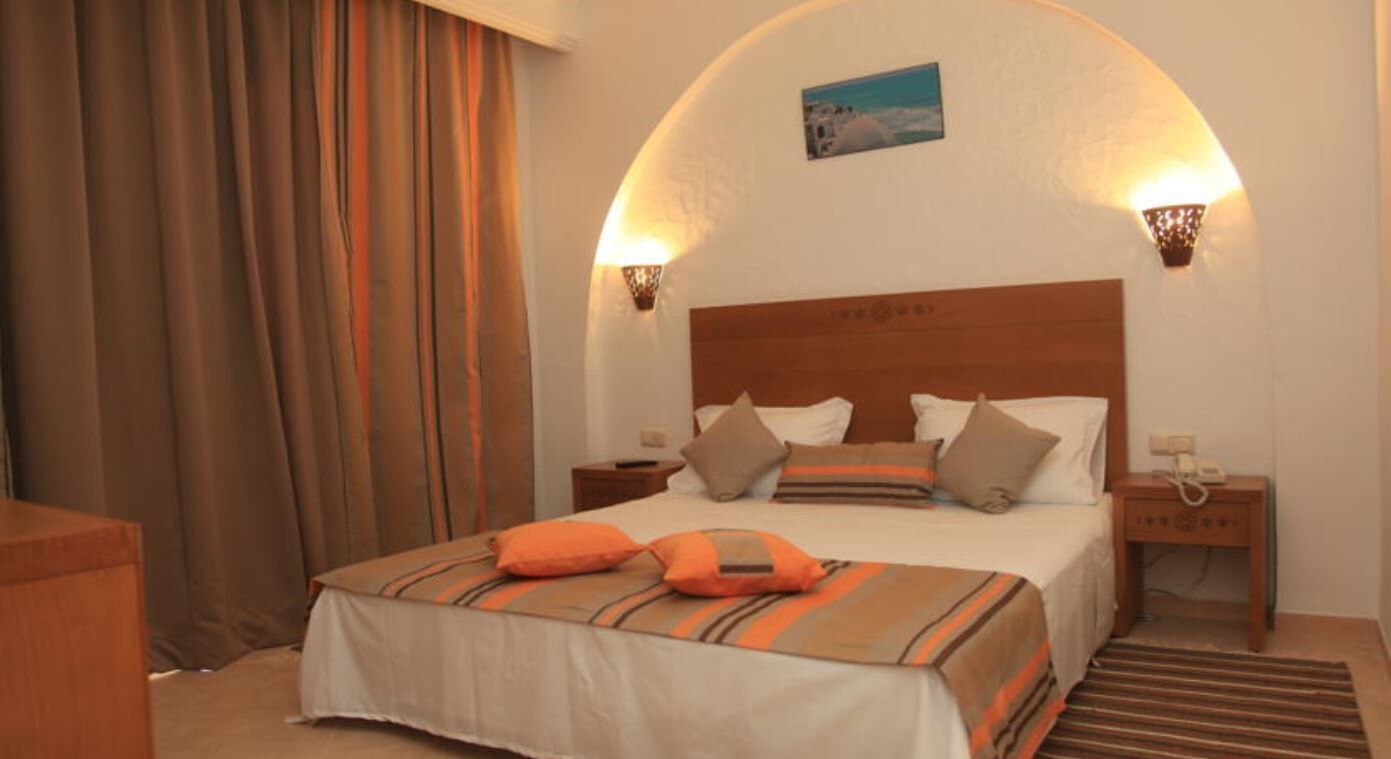 In-room safe, rollaway beds