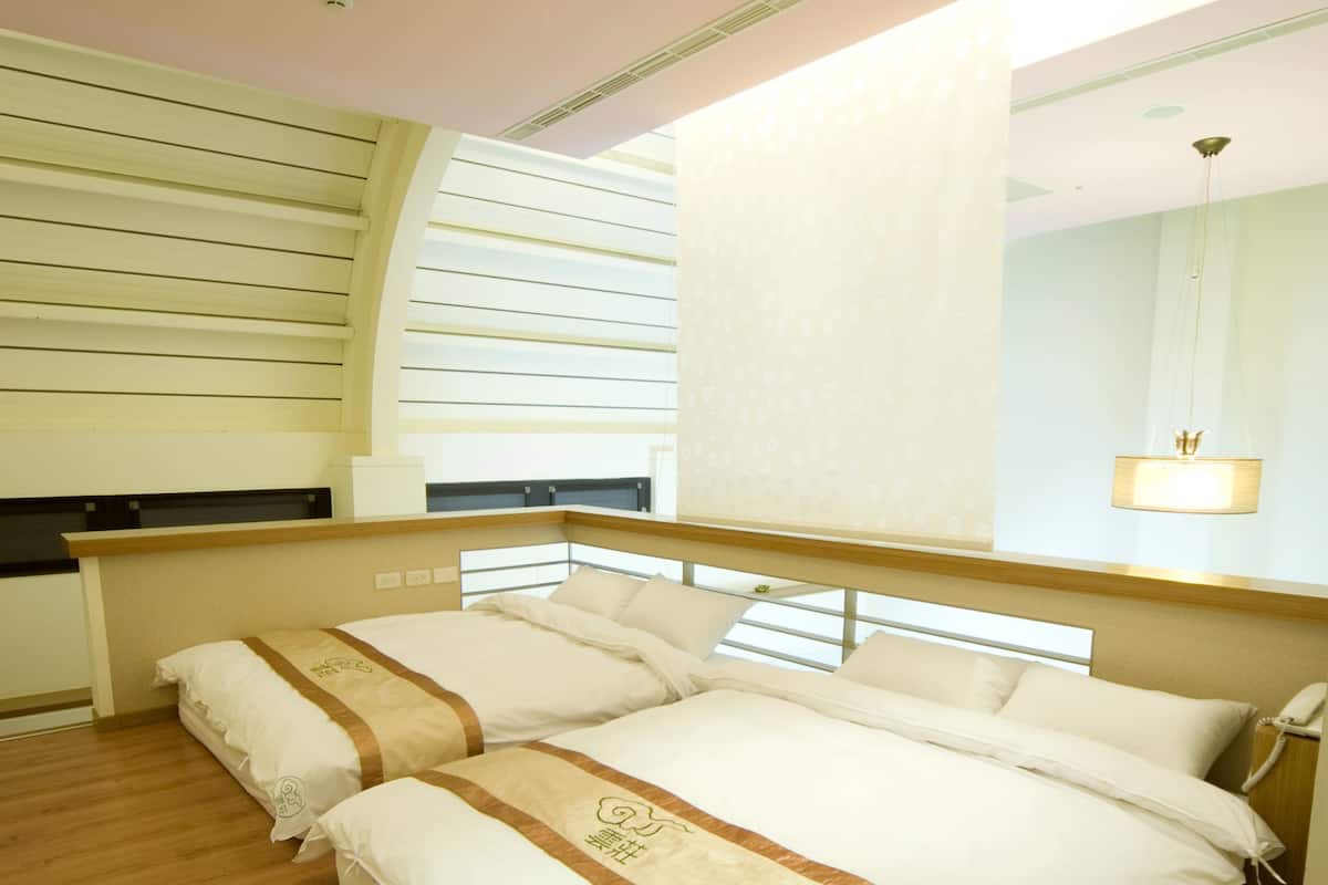 Ropa de cama de alta calidad, cubrecamas y escritorio