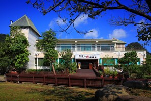 Fachada de la propiedad