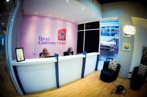 Mostrador para check-in y check-out