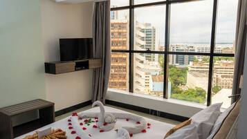 Superior Room, 1 Queen Bed | Hypo-allergenic bedding, minibar, in-room safe, desk
