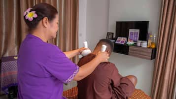 Aromaterapia, masajes con piedras calientes, masajes de tejido profundo