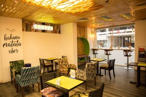 Daily buffet breakfast (USD 15 per person)